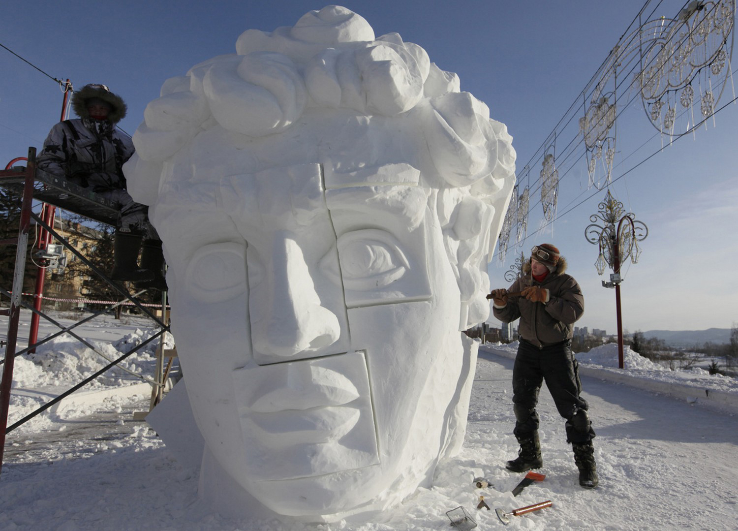 снежная скульптура