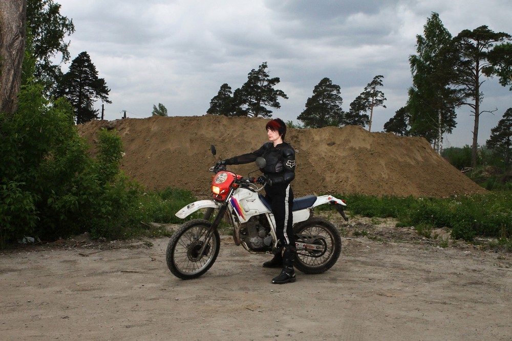 Участницы мотоклубов на снимках Юлии Алтуховой