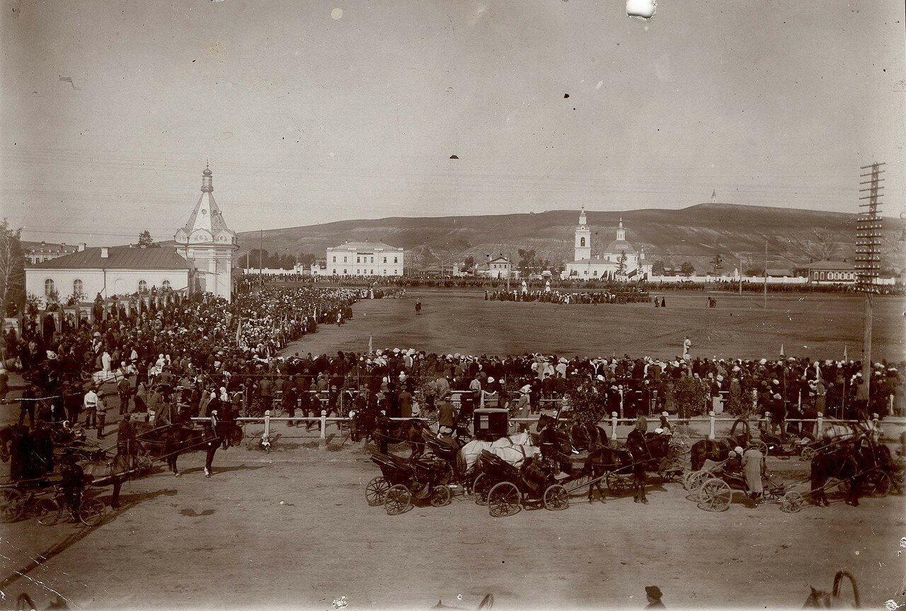 Молебен по поводу победы русской армии в Галицийской битве в августе — сентябре 1914
