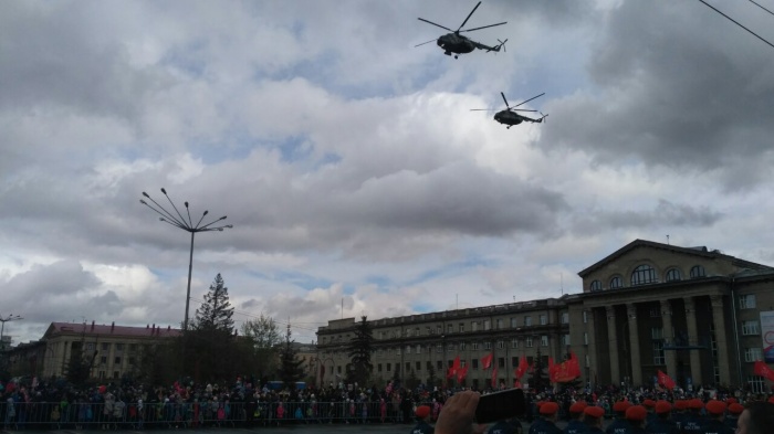 Вертолеты Ми-8. Высота 200 метров
