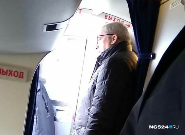 Толоконский в самолёте до Новосибирска